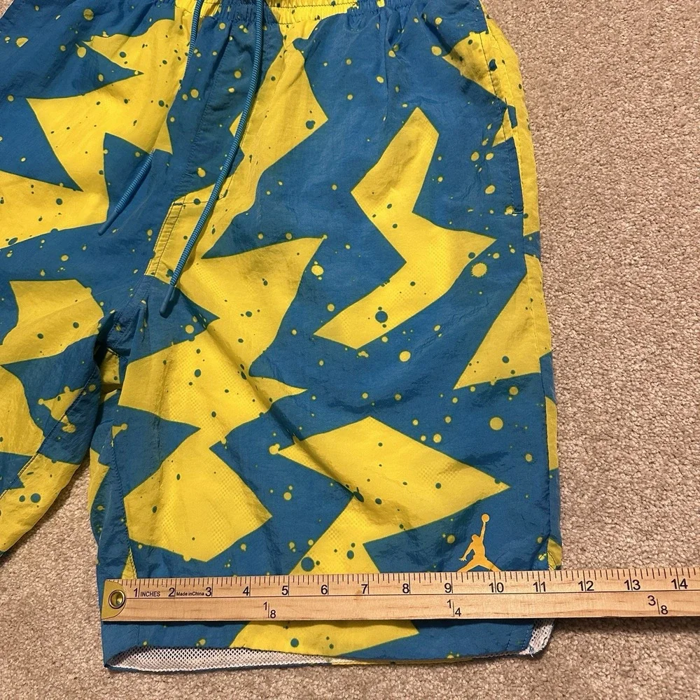 Nike Air Jordan Swim Trunks Size Medium Poolside Shorts Blue Yellow Lined